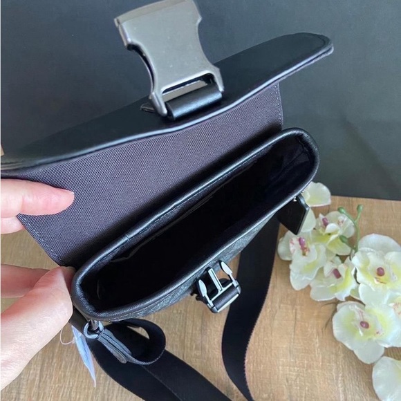 Coach Track Small Flap Crossbody In Signature Canvas NWT - Picture 6 of 8